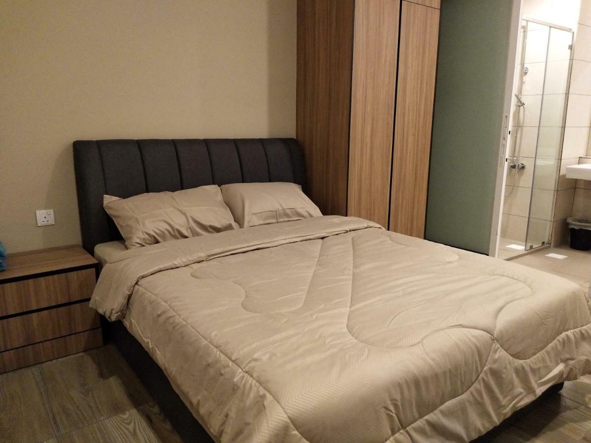 The Octagon Apartment *
