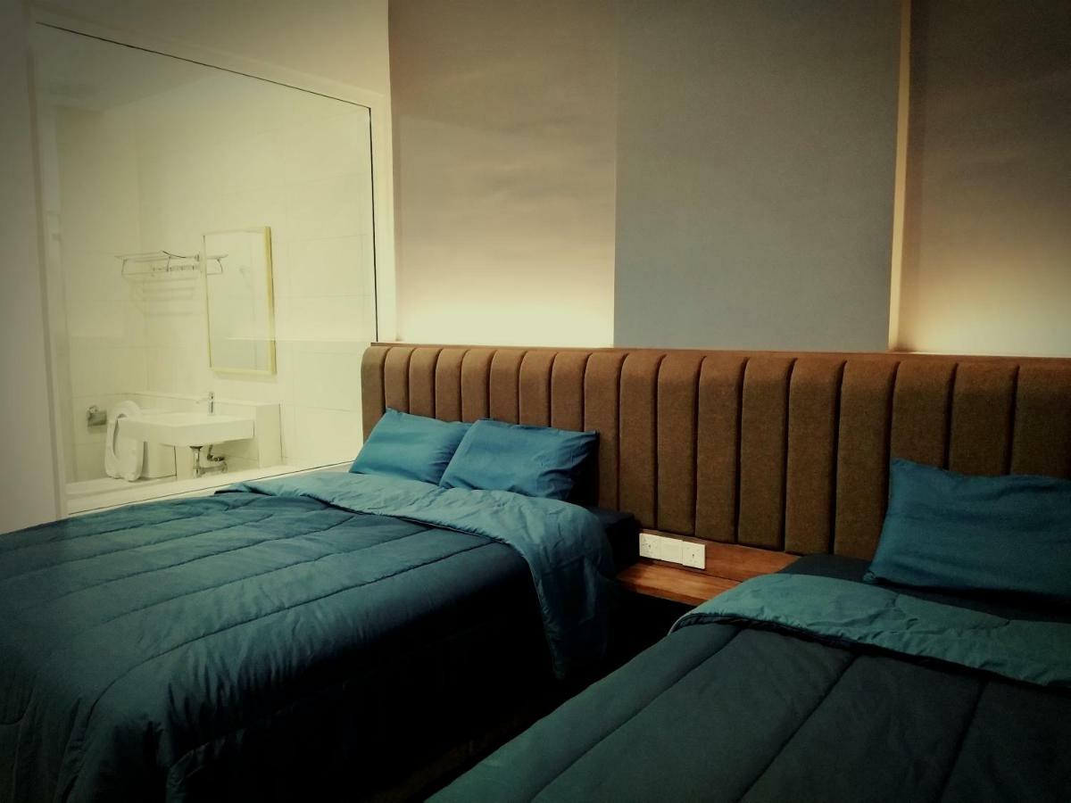 The Octagon Apartment *
